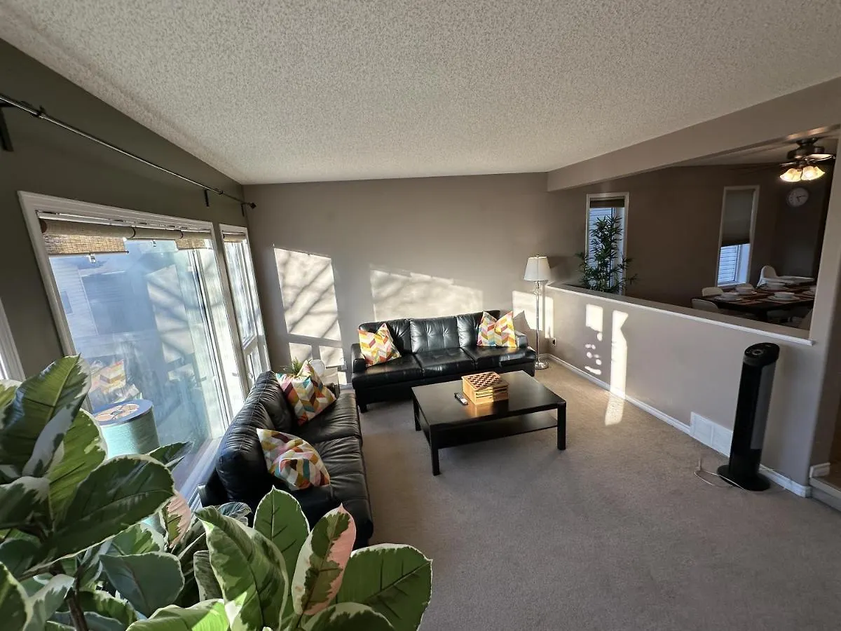 Spacious & Private Retreat Near West Edmonton Mall Villa Canada