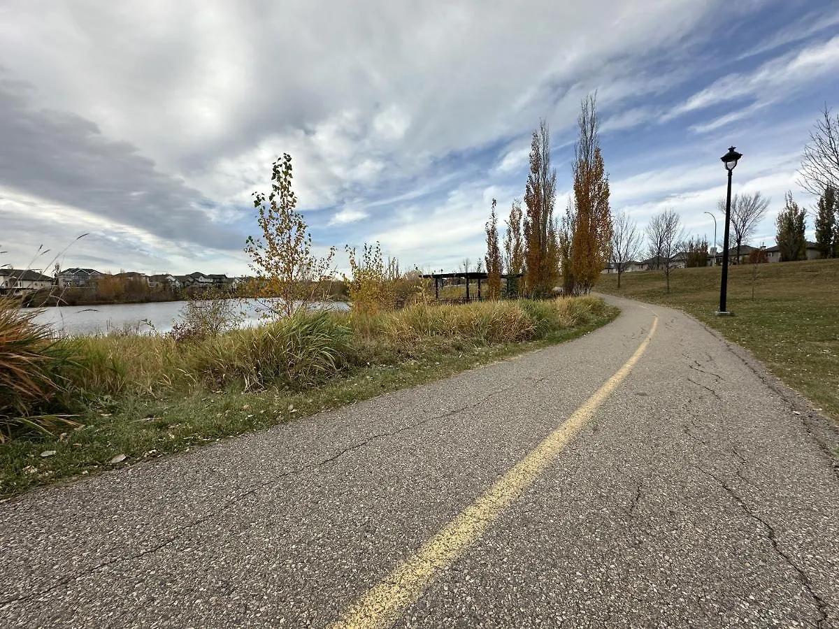 Holiday home Spacious & Private Retreat Near West Edmonton Mall Villa