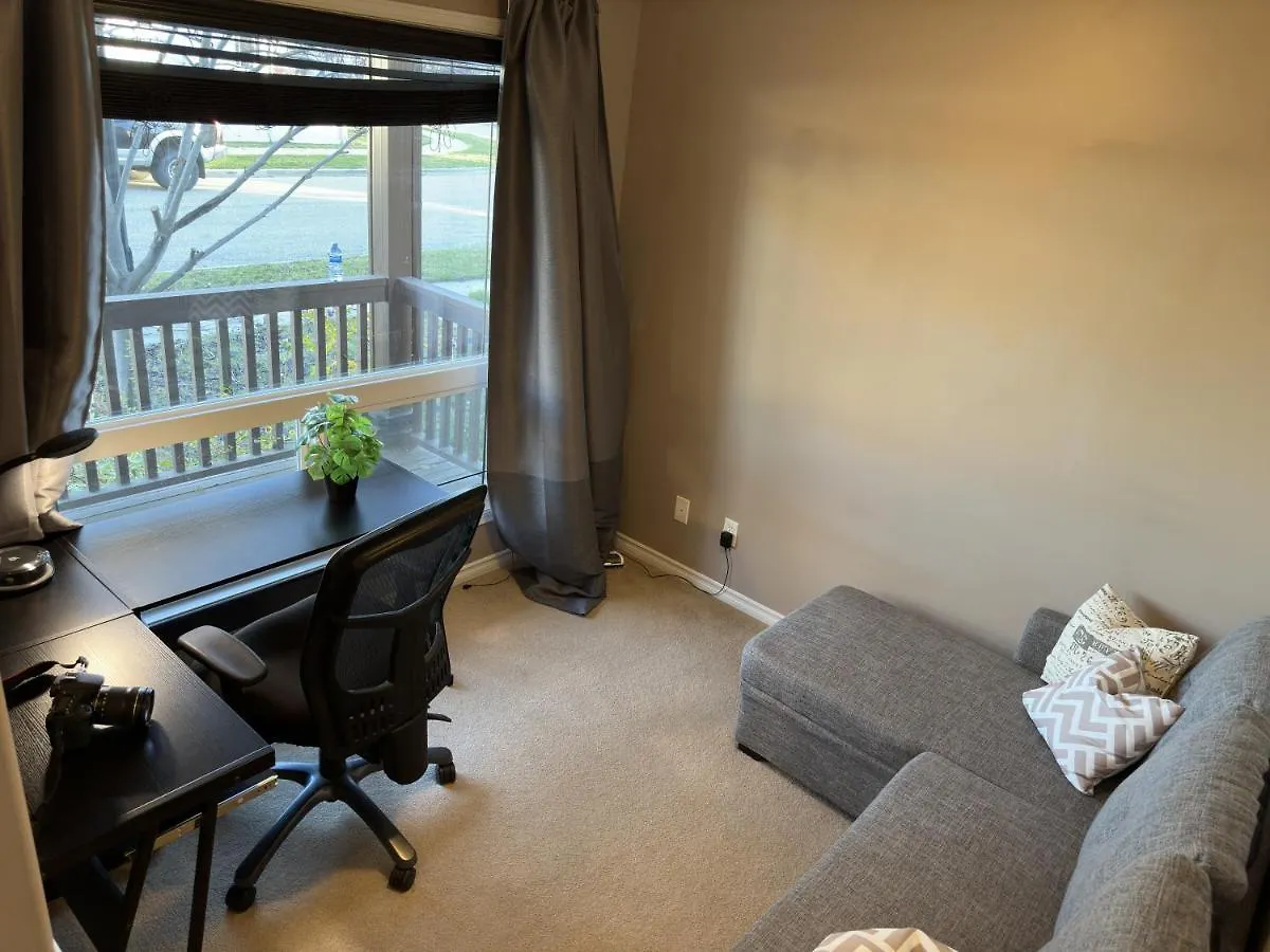 Holiday home Spacious & Private Retreat Near West Edmonton Mall Villa