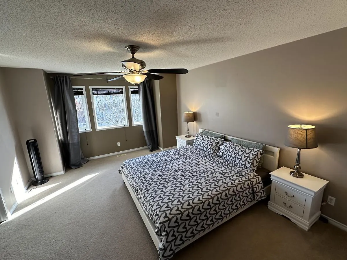 Spacious & Private Retreat Near West Edmonton Mall Villa 0*,  Canada