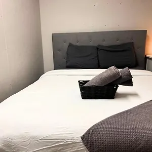 Homestay Vacation Near West Mall, Edmonton
